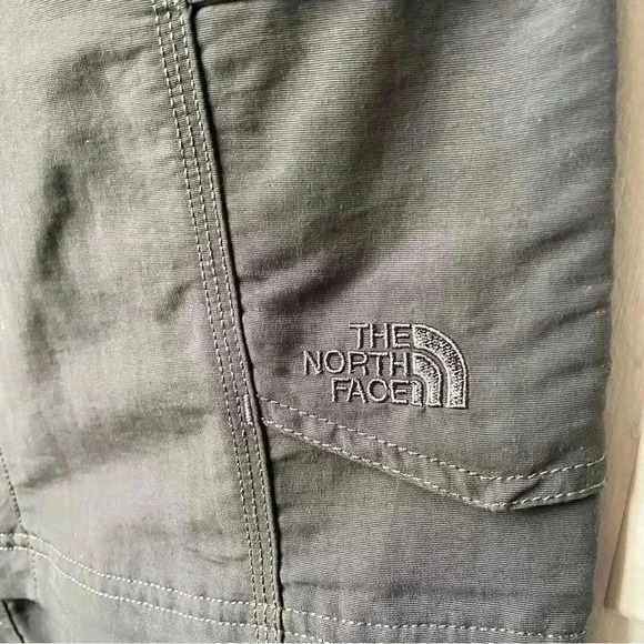 The North Face Men’s Convertible Cargo Trail Pants Dark Gray M Zip-Off to Shorts - Picture 6 of 11